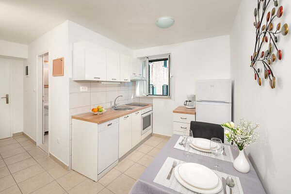 Fully equipped kitchen