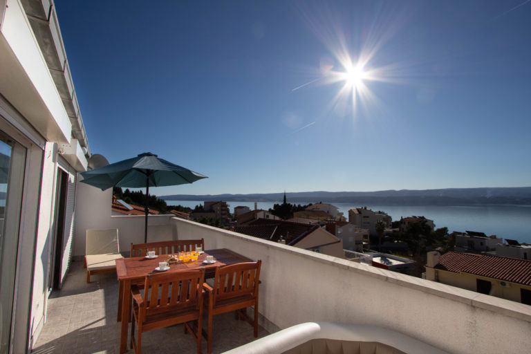 Balcony with a sitting area