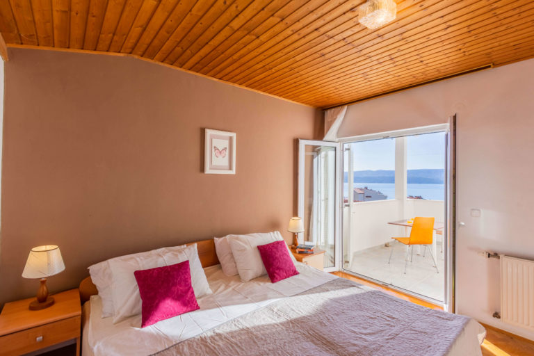 Sleeping room with balcony