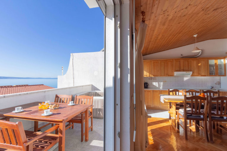 Terrace and the kithcen