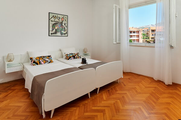 Sleeping room 1
