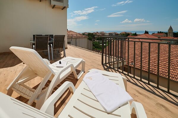 Sun loungers